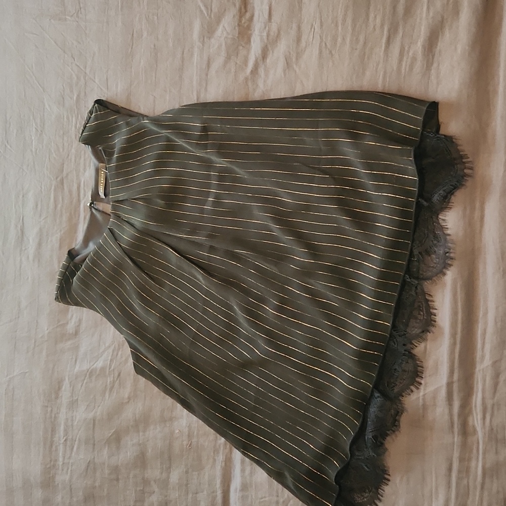 Ladies Suzy Shier sleeveless blouse, size XL